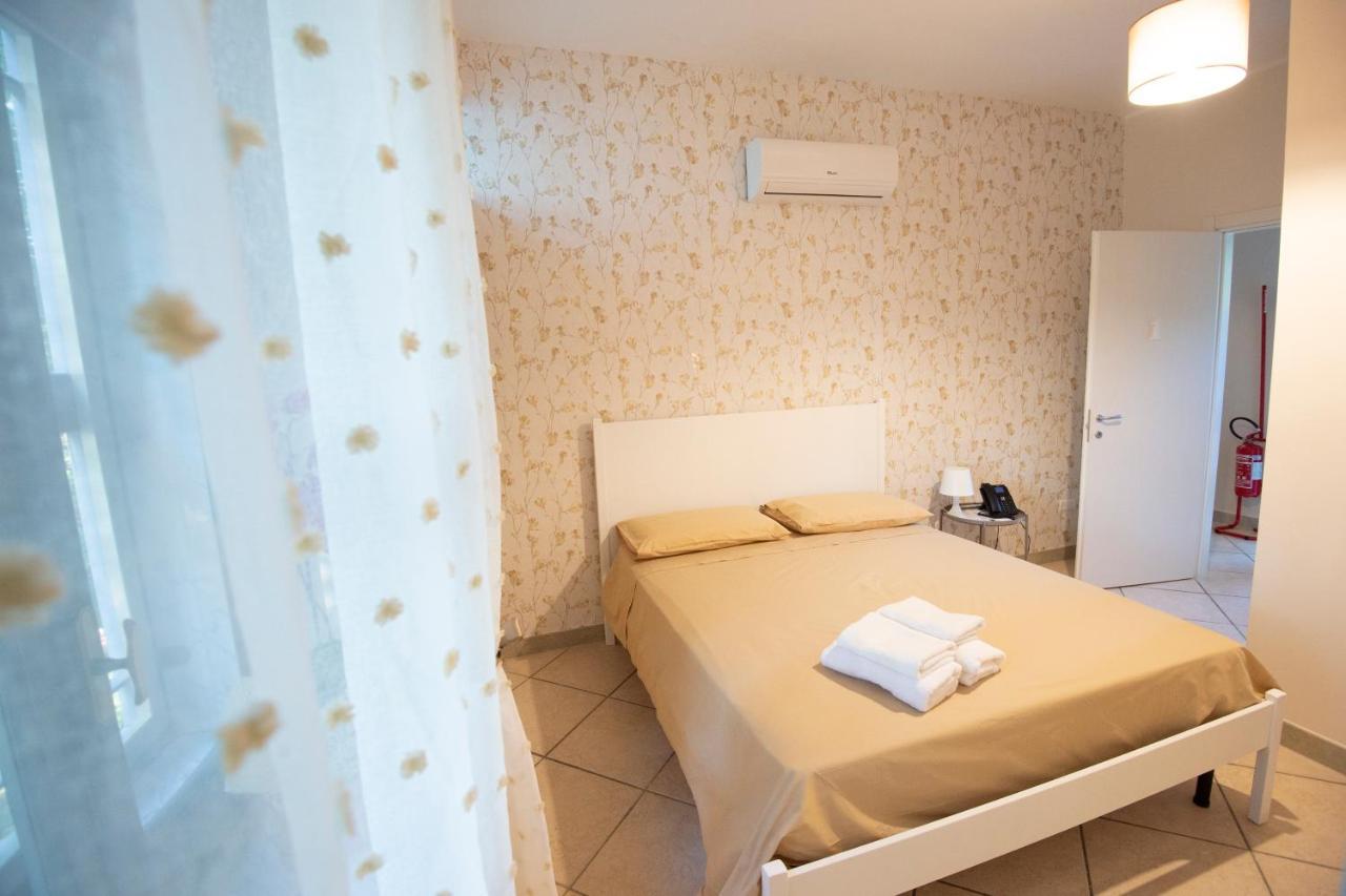 Donna Rosita Hotel San Felice a Cancello ภายนอก รูปภาพ